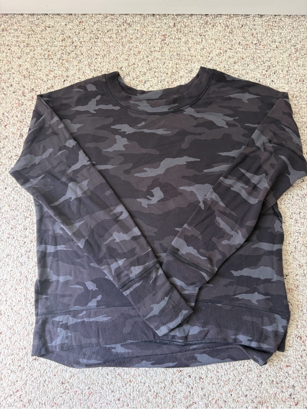 Athleta Black & Gray Camo Crewneck Sweatshirt